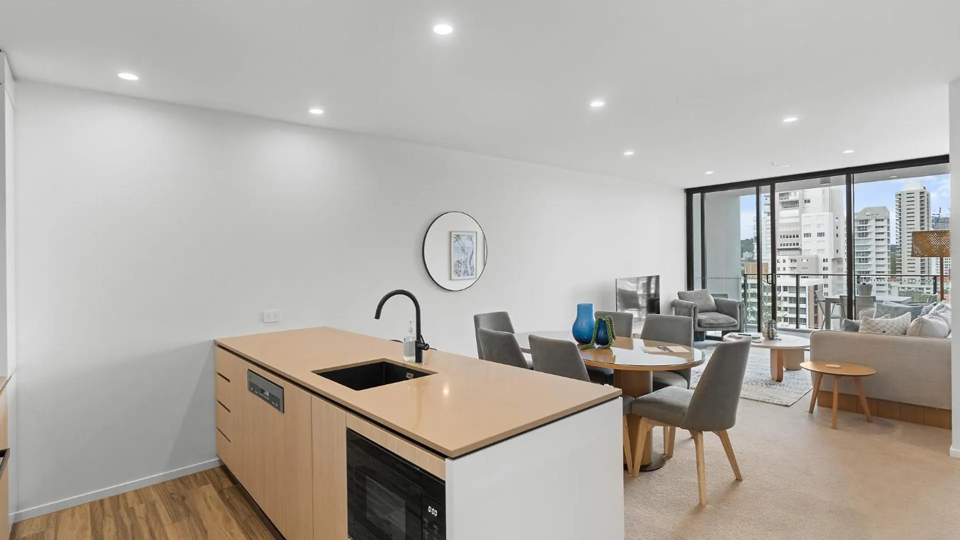 Immaculate Burleigh At Sandbar Burleigh Heads *