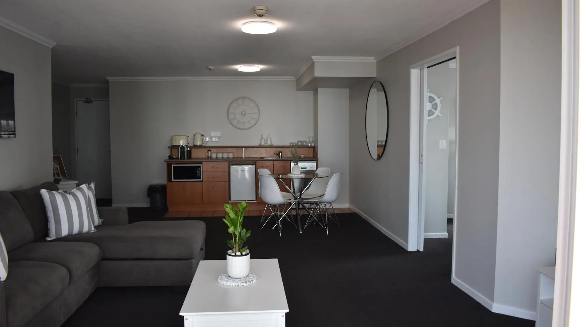 Apartment Surfers Sanctuary