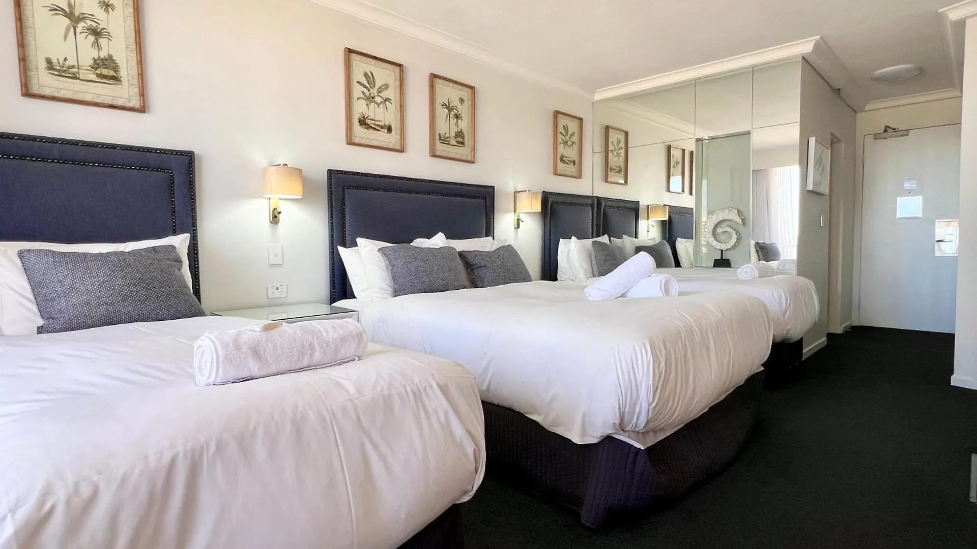 Level Ocean View Oasis With 3 Beds Gold Coast