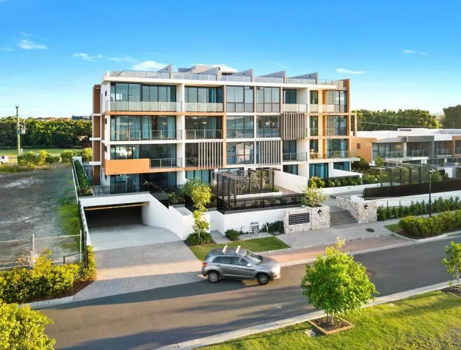 Lux Lakeside - Apartment