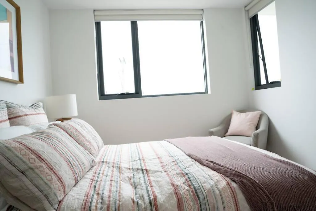 Lux Lakeside - * Gold Coast