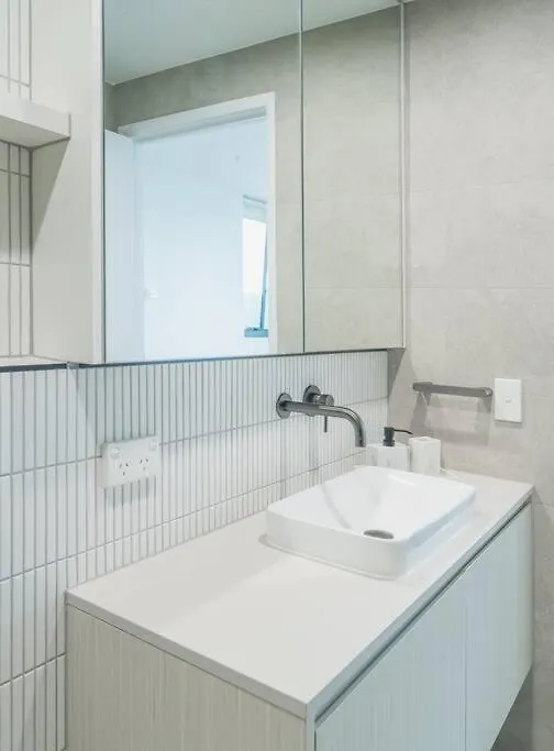 Lux Lakeside -