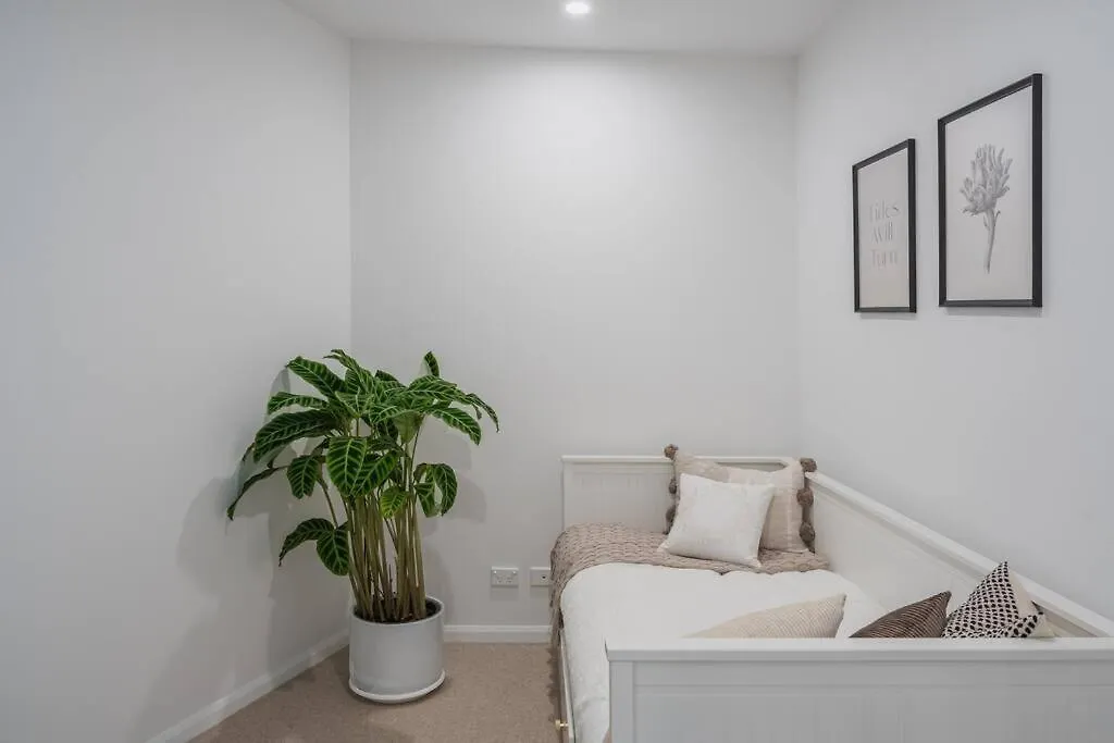 Lux Lakeside - Apartment *