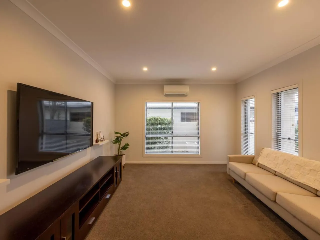 Waterfront Lifestyle Holiday5b House Nearthemepark Gold Coast