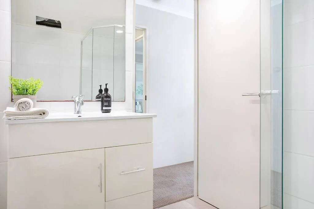 Thornton Tower 9 * Gold Coast