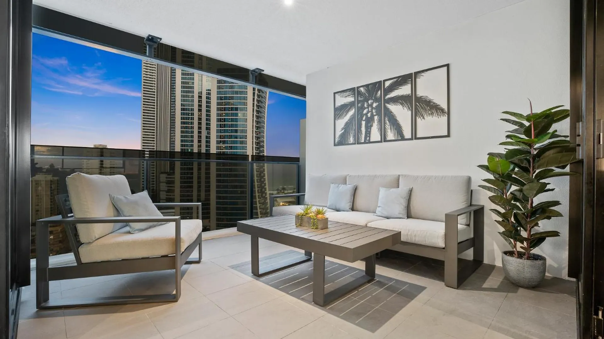 Surfers Paradise Retreat Stunning Views 2-br Haven * Gold Coast