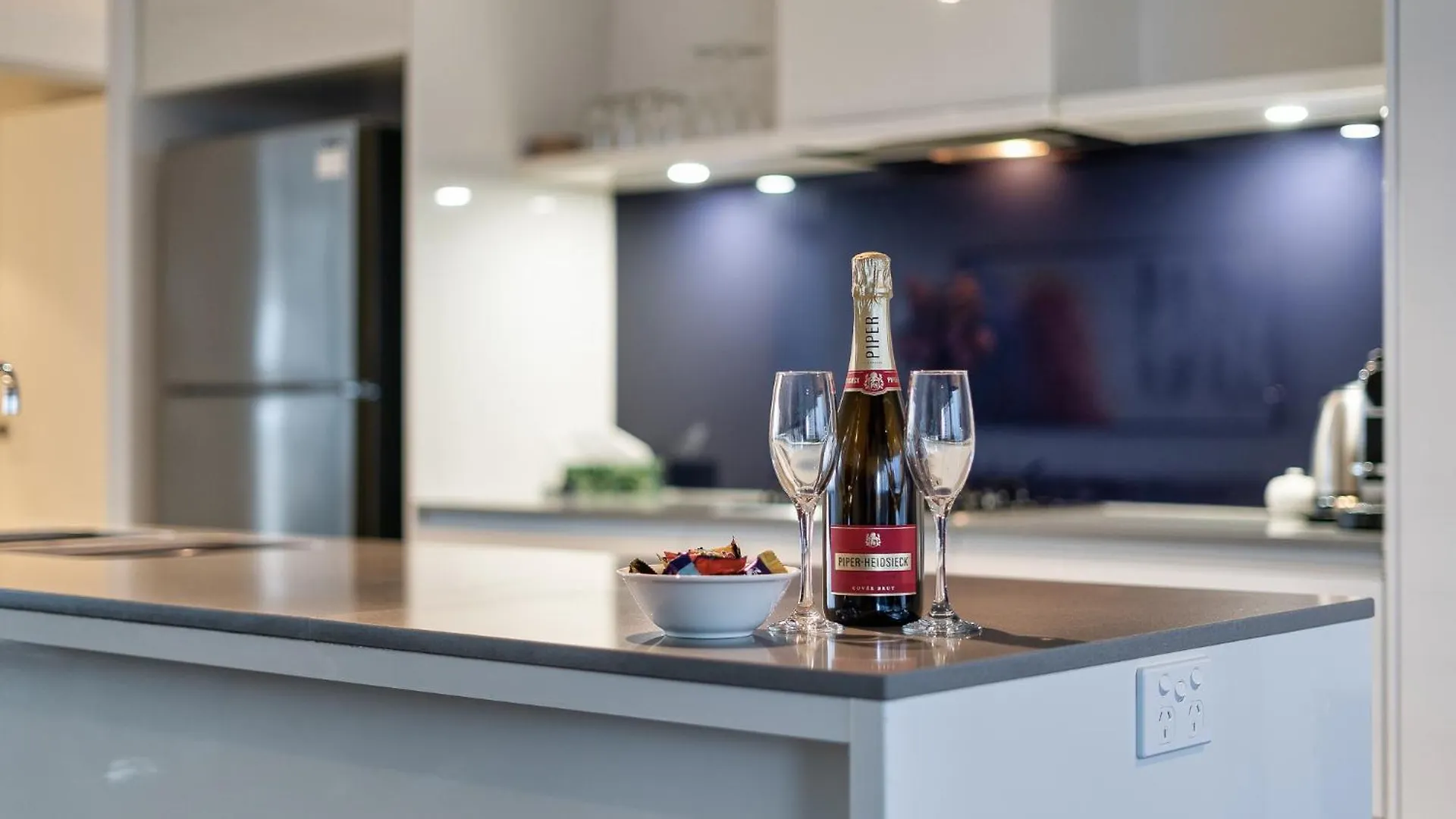 Surfers Paradise Retreat Stunning Views 2-br Haven Apartmán *