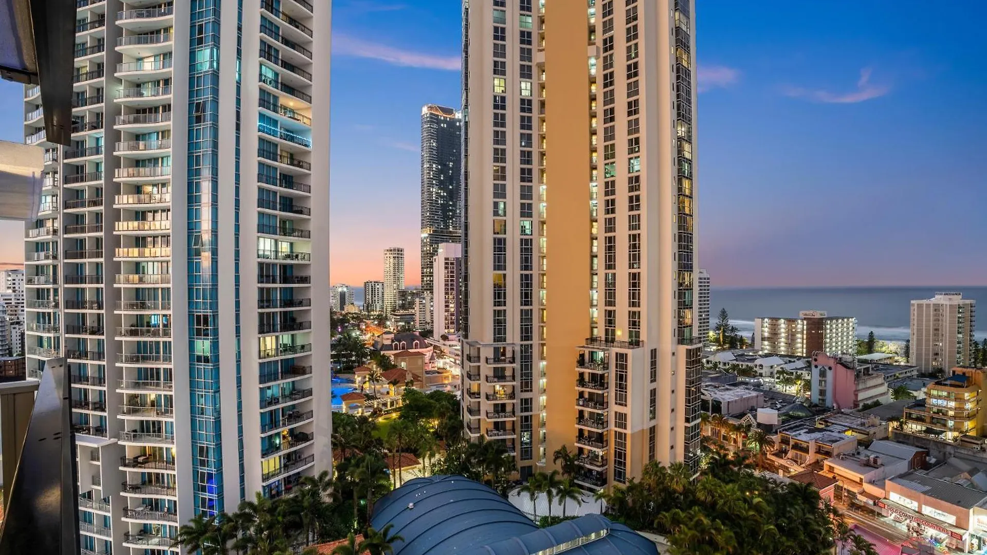 Surfers Paradise Retreat Stunning Views 2-br Haven Apartmán *