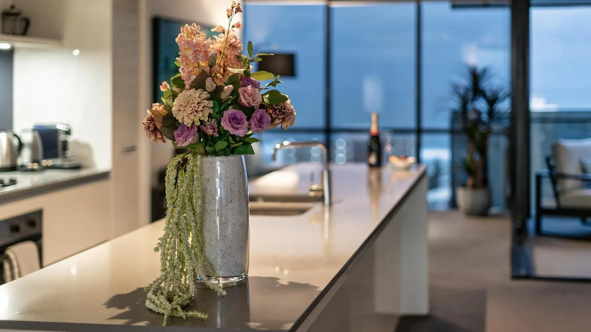 Surfers Paradise Retreat Stunning Views 2-br Haven Apartmán