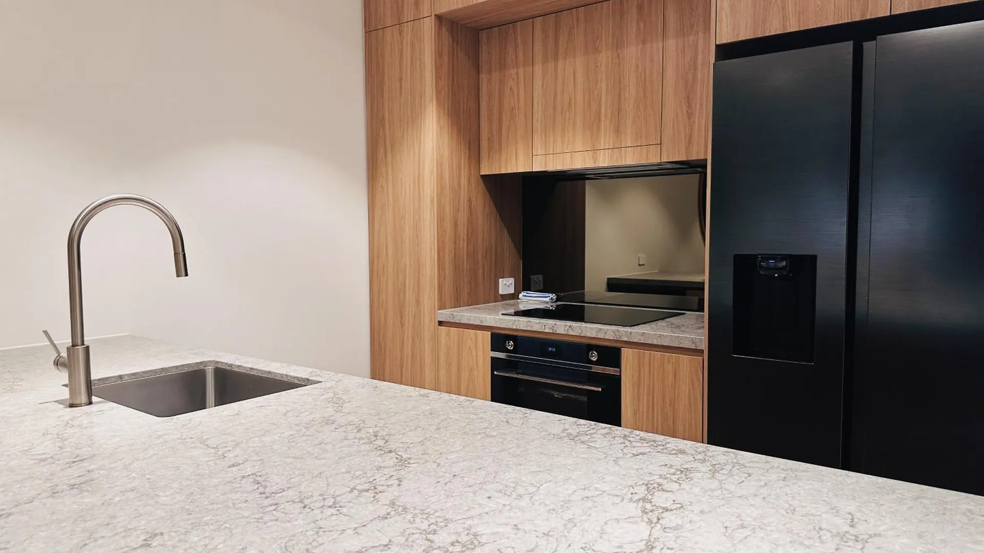 Luxe Living With Ocean View 3 Beds Parking * Gold Coast