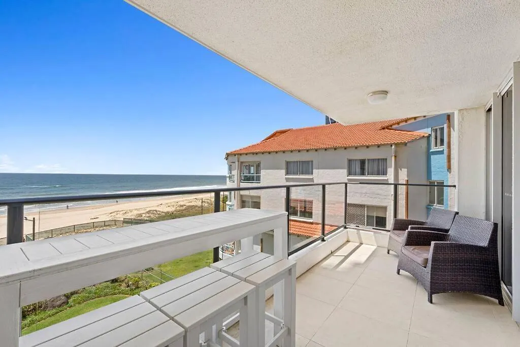 Absolute Beachfront 3b Pool Apartmán