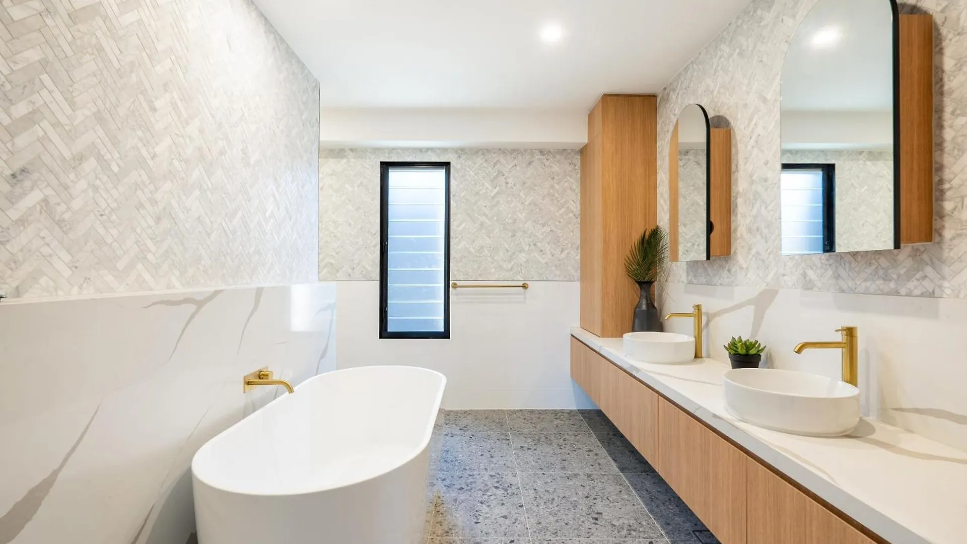 Villa Brand New Modern 8 Bedroom In City Centre - Heated Modern Infinity Pool