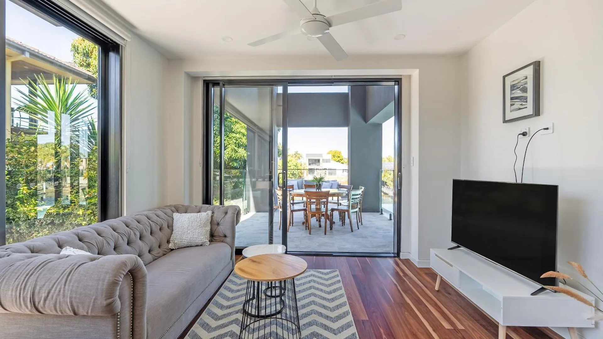 Villa Brand New Modern 8 Bedroom In City Centre - Heated Modern Infinity Pool Gold Coast