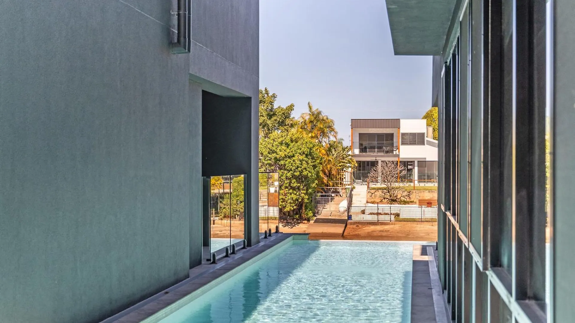 Brand New Modern 8 Bedroom In City Centre - Heated Modern Infinity Pool Villa