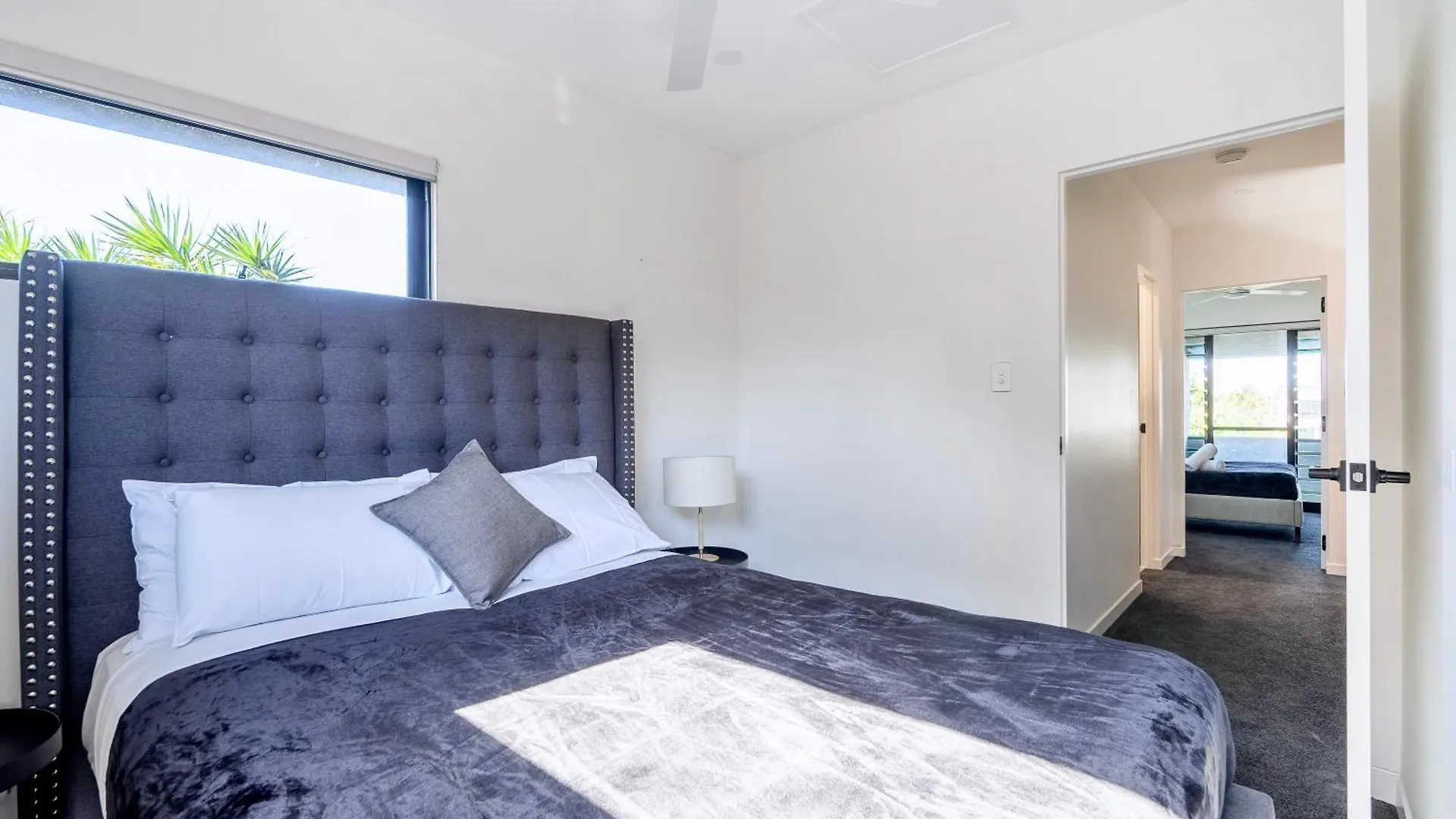 Brand New Modern 8 Bedroom In City Centre - Heated Modern Infinity Pool Villa