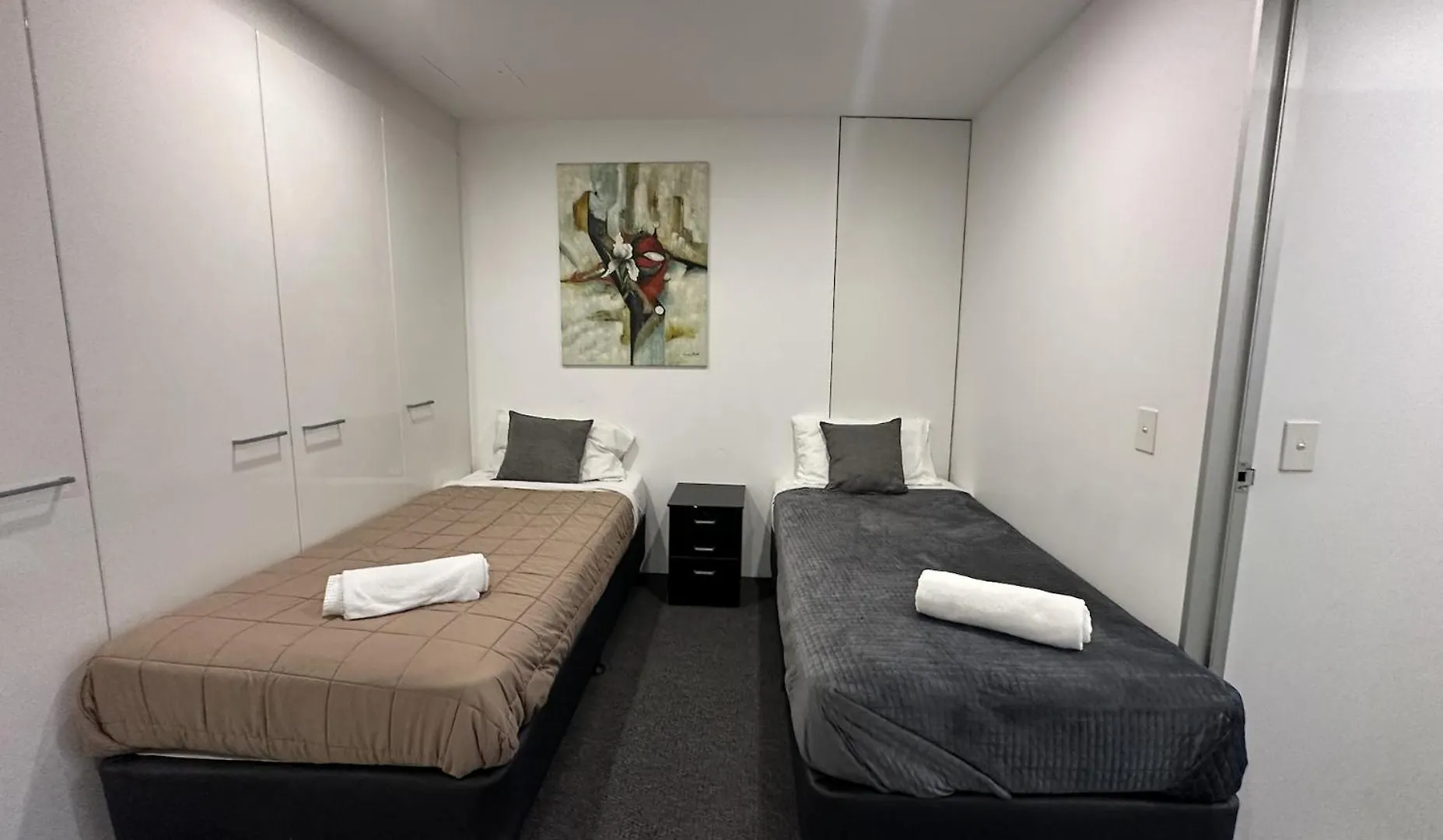 Beachview Surfers 2bd Lux *