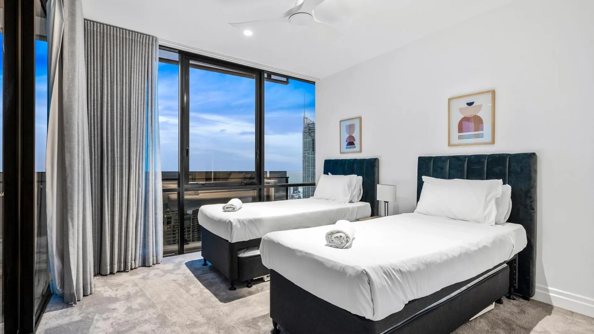 Ocean View Sub Penthouses - Circle On Cavill - Self Contained & Privately Managed
