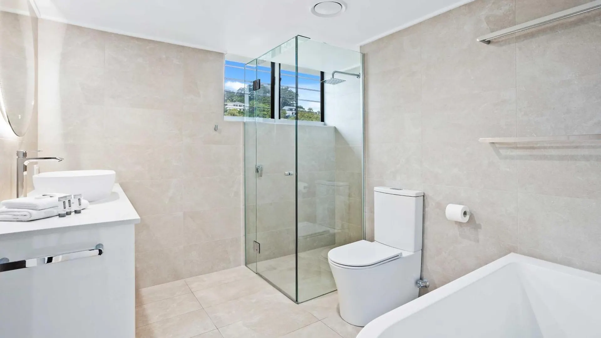 Apartment Expansive Hilltop Ocean Views In Burleigh Heads Gold Coast