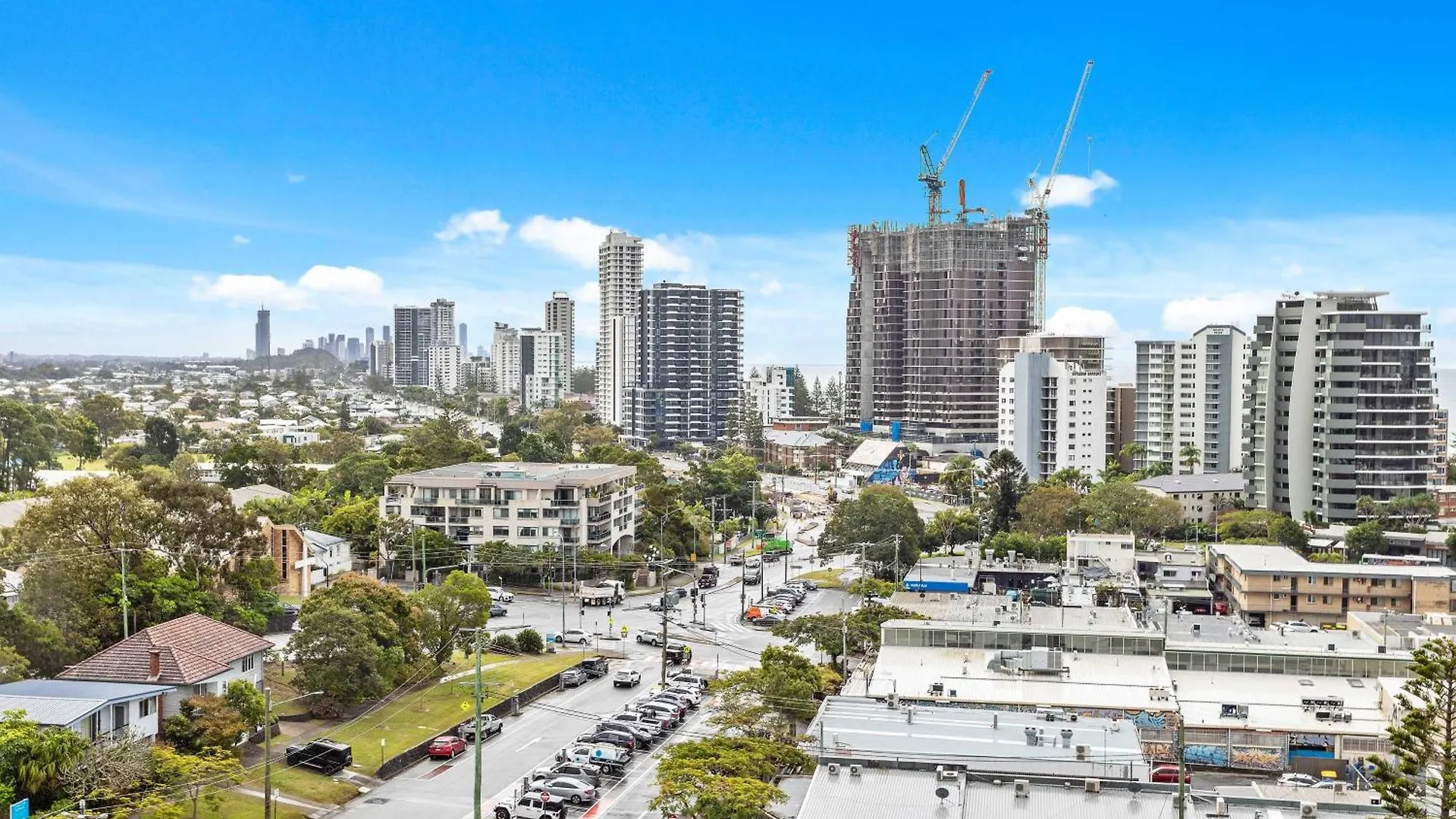 Expansive Hilltop Ocean Views In Burleigh Heads Gold Coast