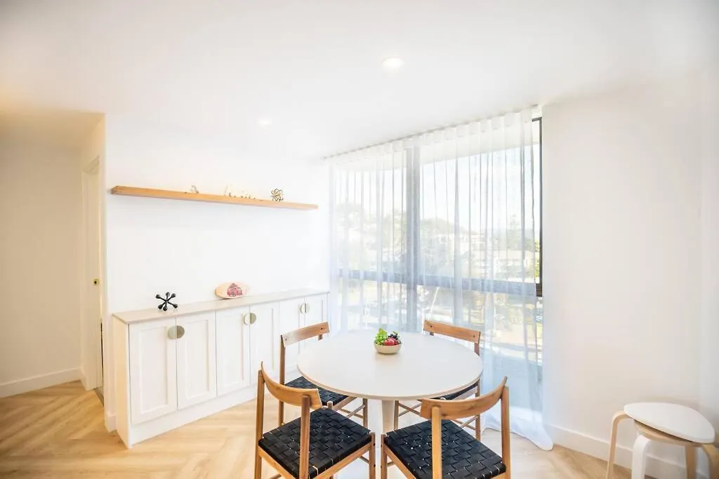 2br Burleigh Beachside With Views With Pool Gold Coast