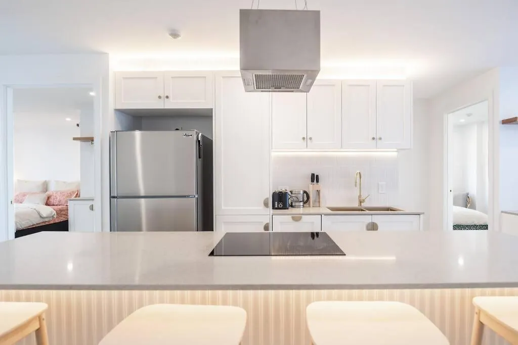 Apartment 2br Burleigh Beachside With Views With Pool Gold Coast