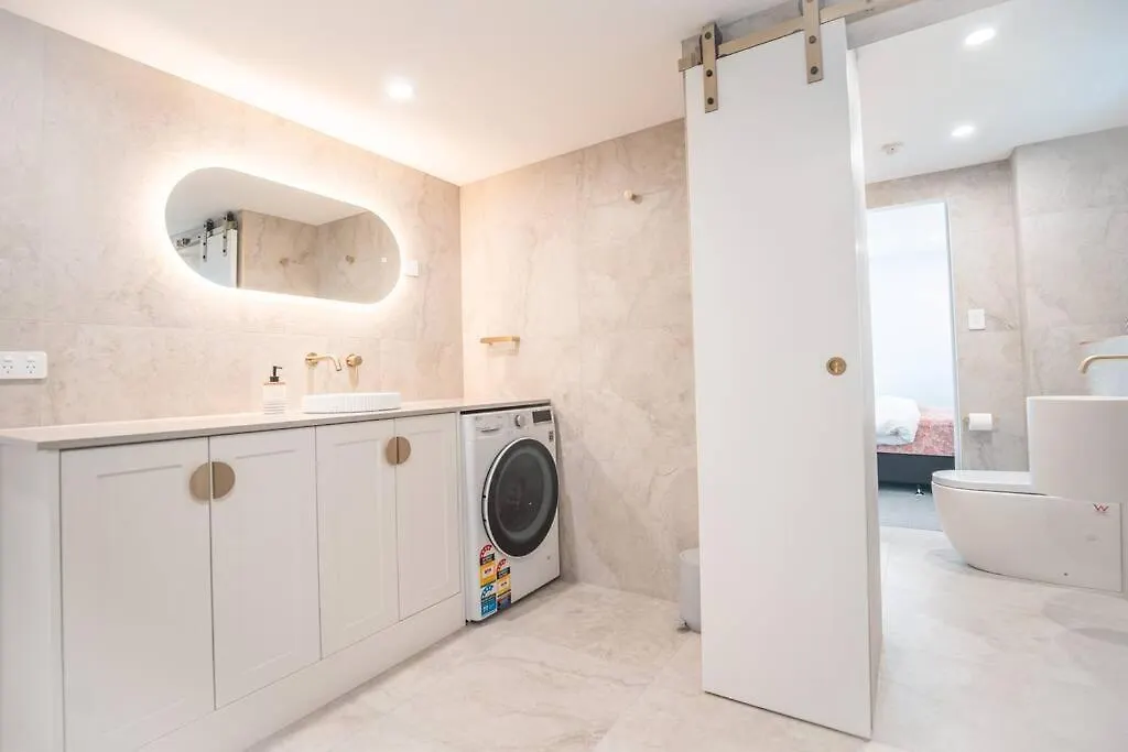 2br Burleigh Beachside With Views With Pool