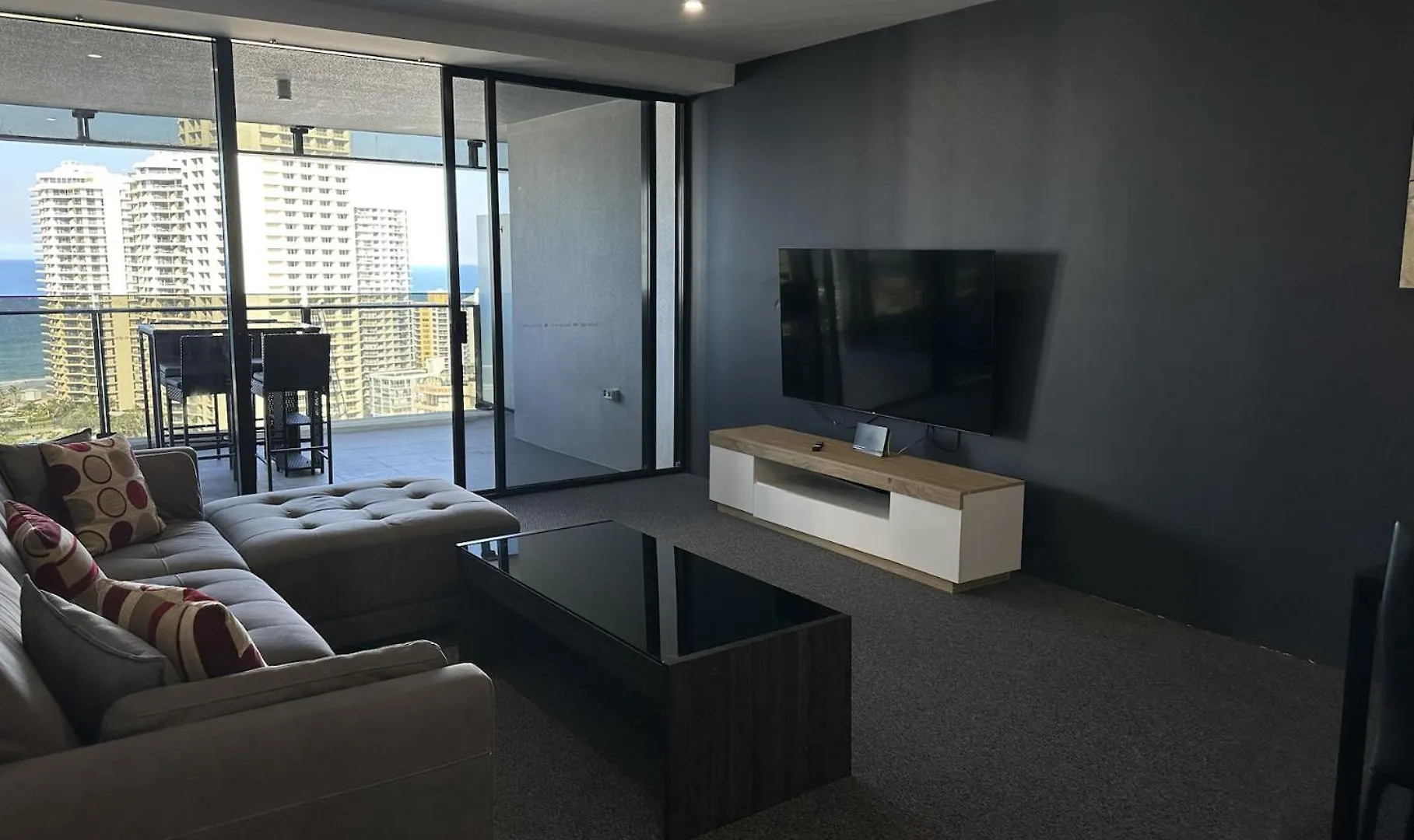 Beachview Surfers 2bd Lux *