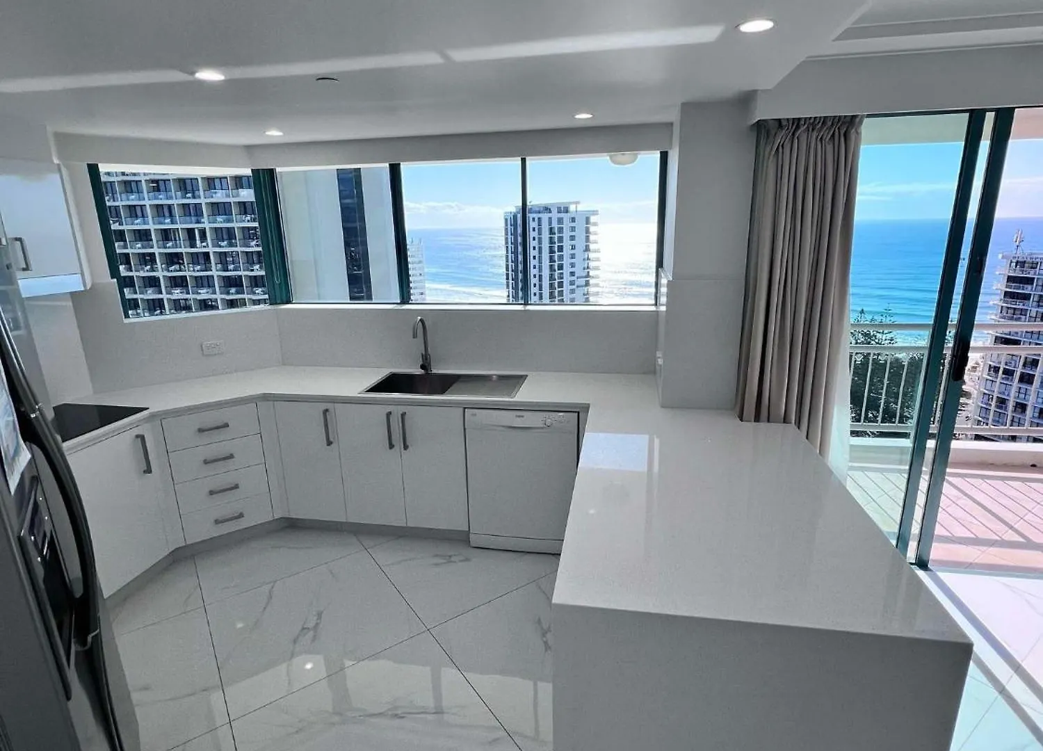 Crown Towers Apartment
