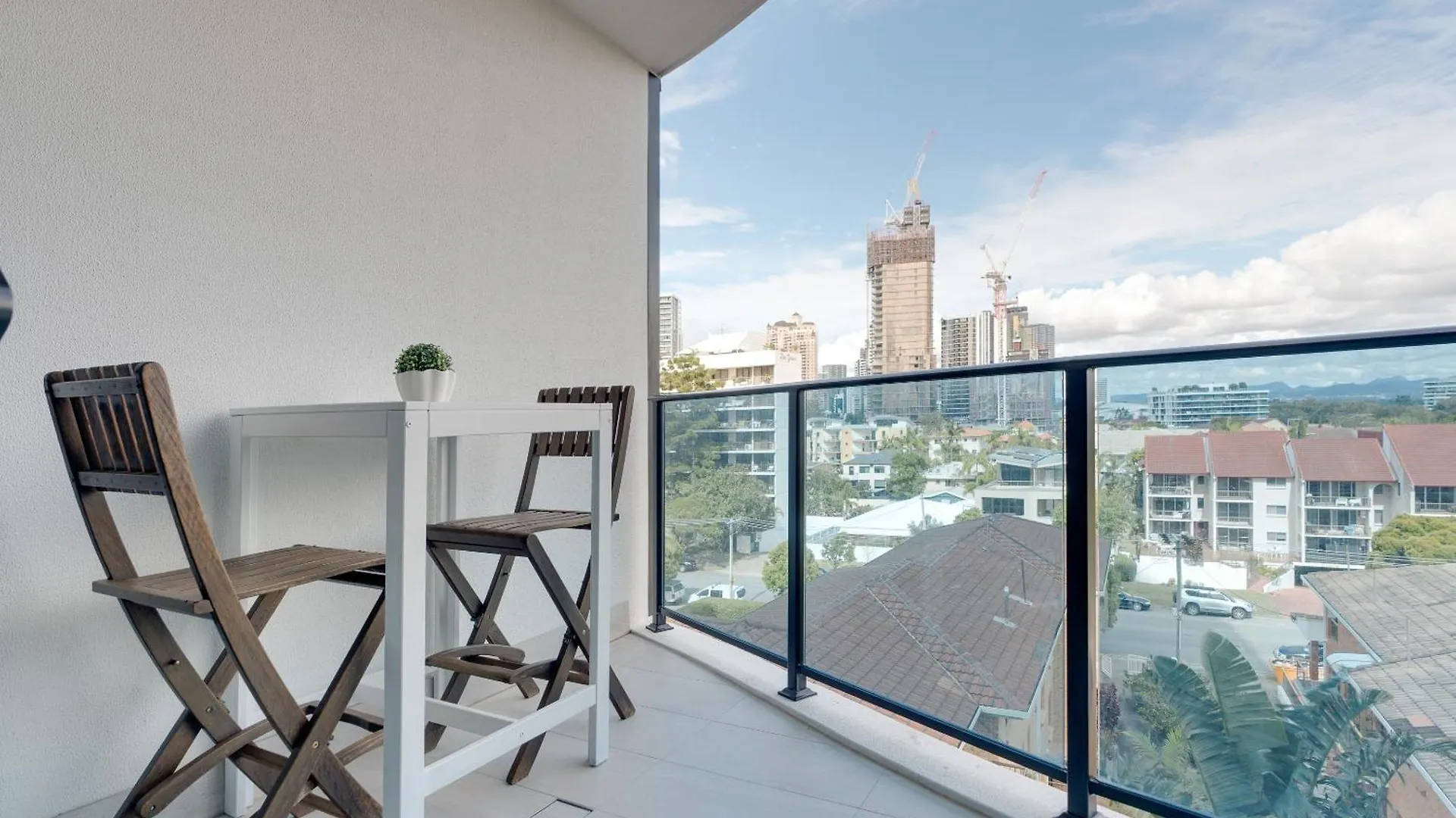 Broadbeach Bliss 2b Gold Coast