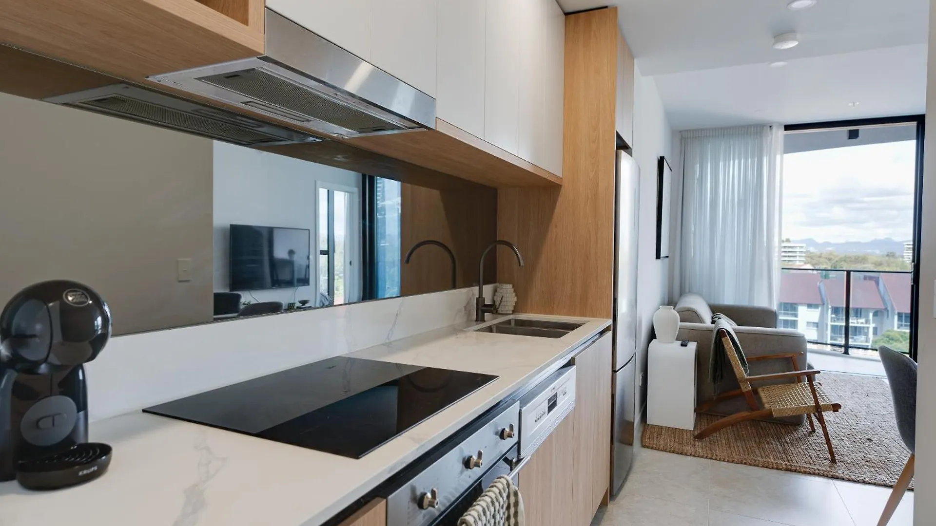 Apartment Broadbeach Bliss 2b