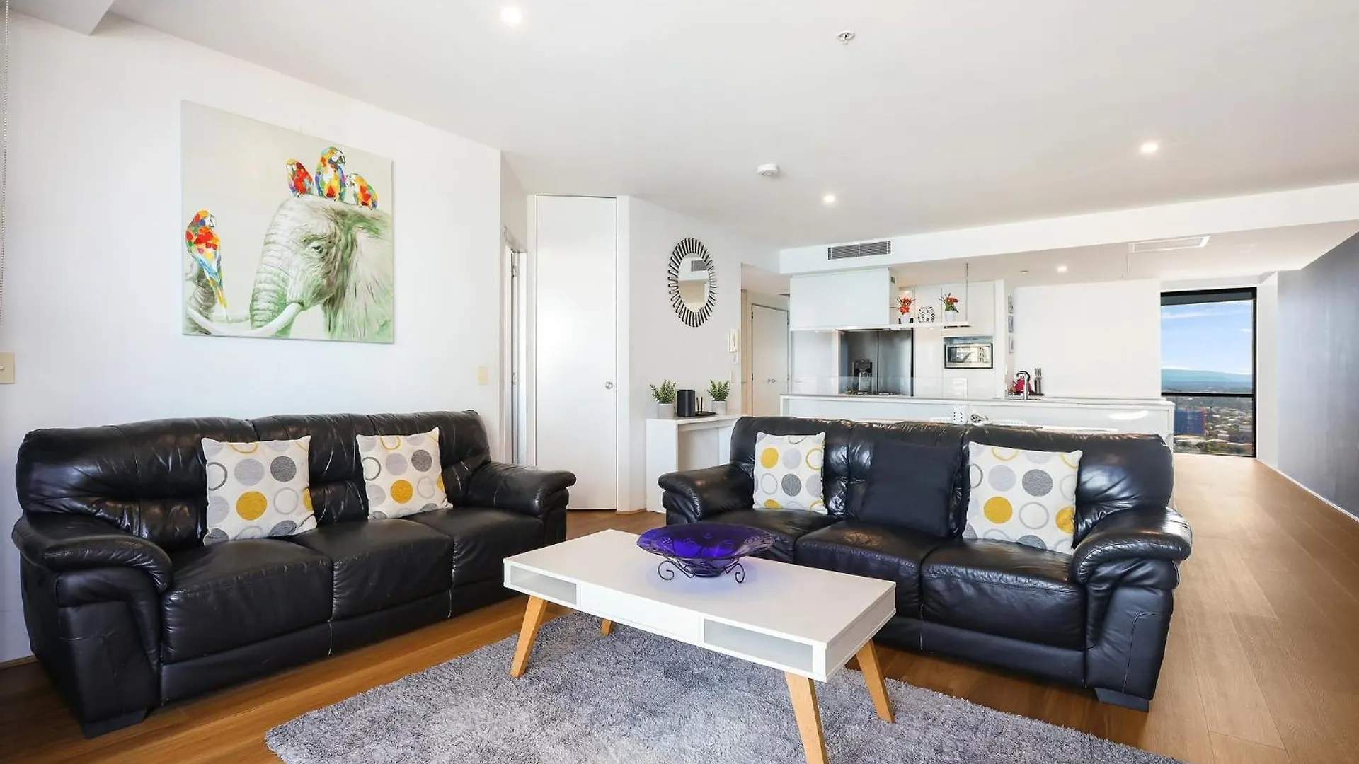 Circle On Cavill 2, 3, 4 & 5 Bedroom Skyhomes & Sub Penthouses By Holidays Apartment *