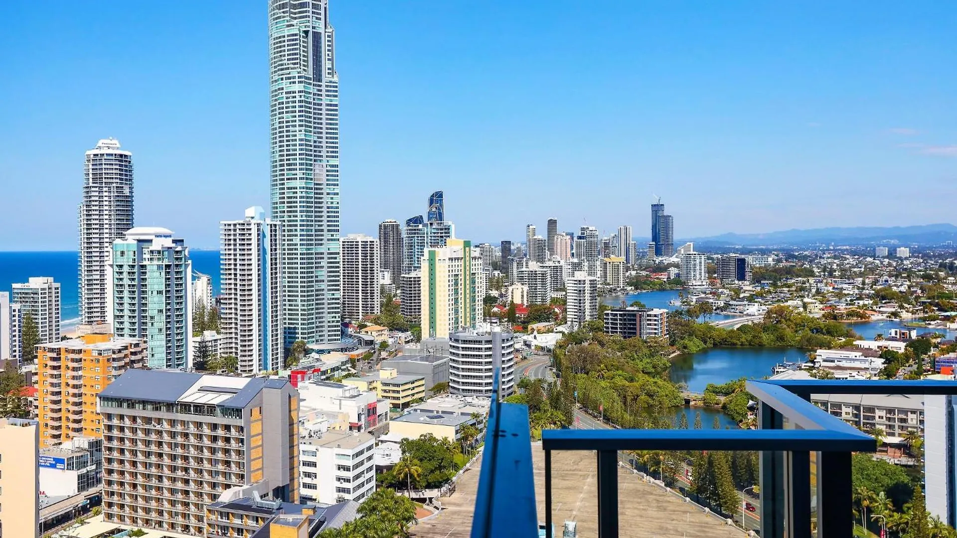 Circle On Cavill 2, 3, 4 & 5 Bedroom Skyhomes & Sub Penthouses By Holidays Apartment