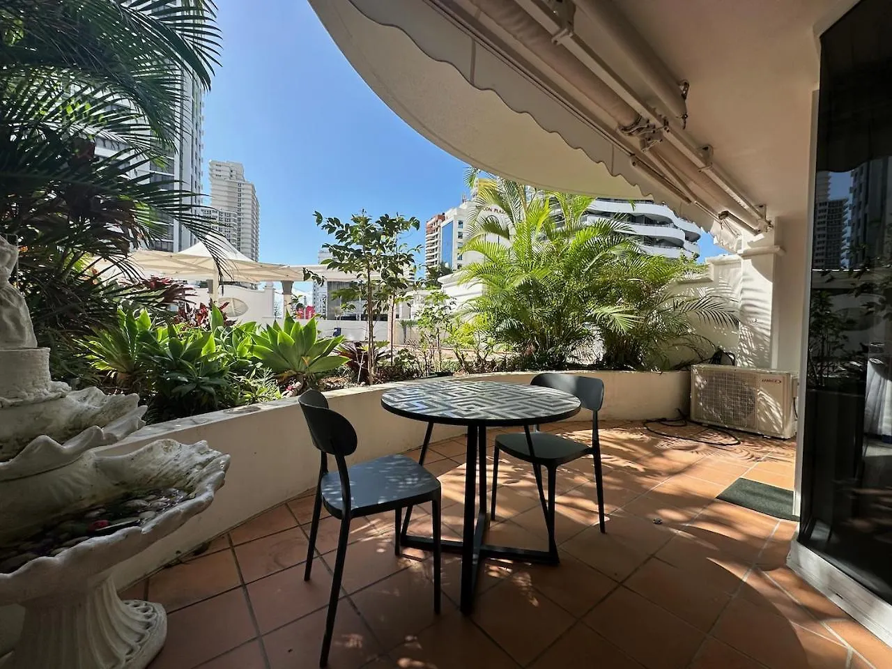 Phoenician Resort, Broadbeach * Gold Coast