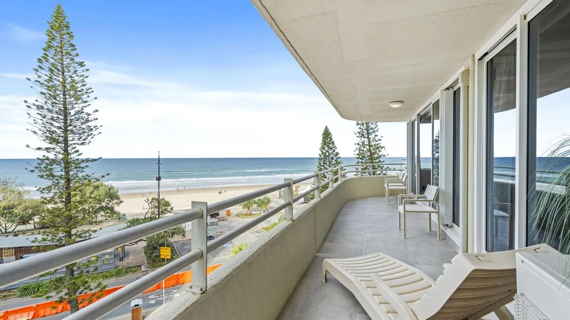 Stunning Ocean Views In 2 Bedroom Unit At Zenith - Q Apartment Gold Coast