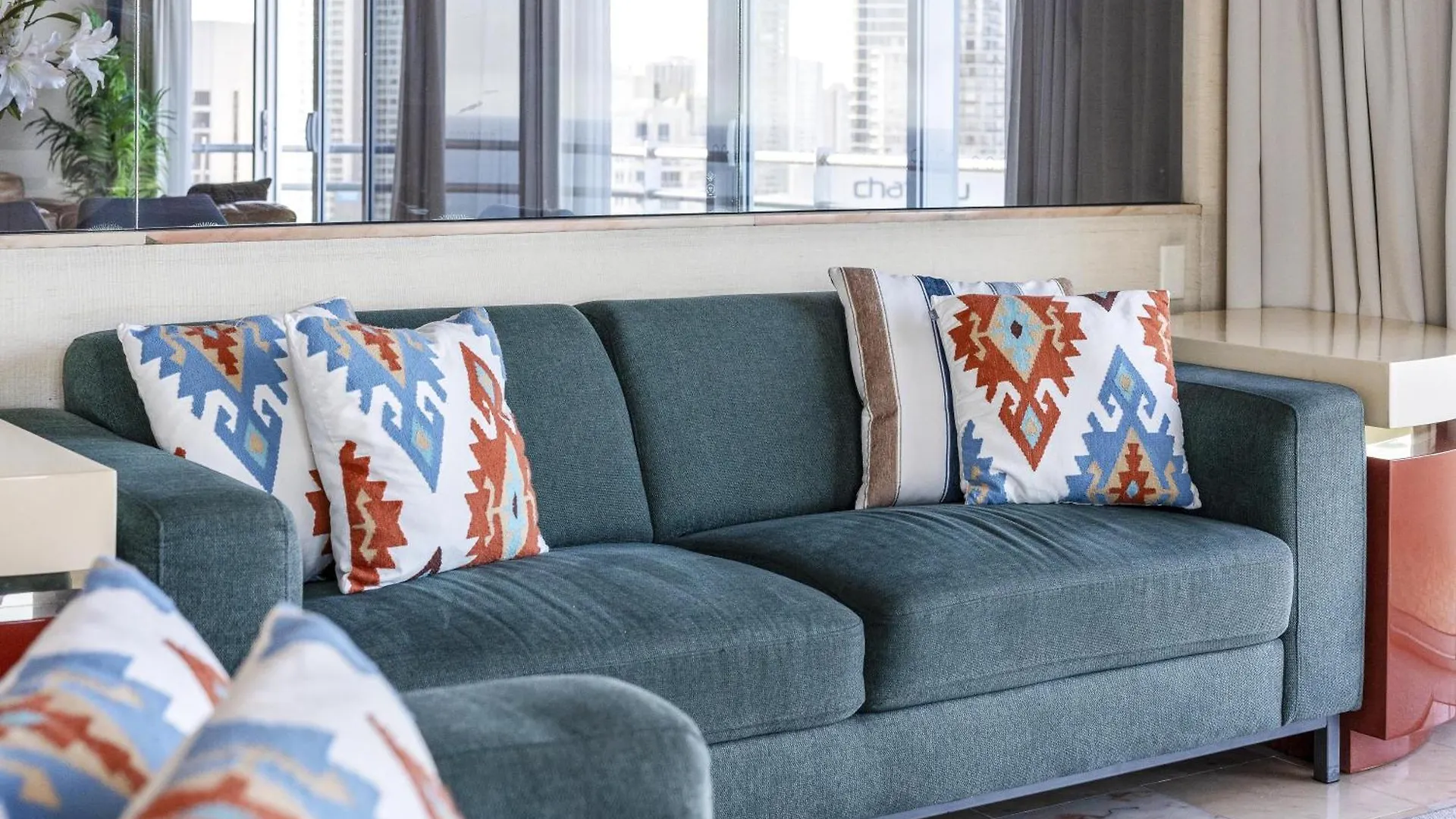Apartment Step Back In Time In Retro Chic 3 Bedroom Penthouse At Zenith - Q Gold Coast