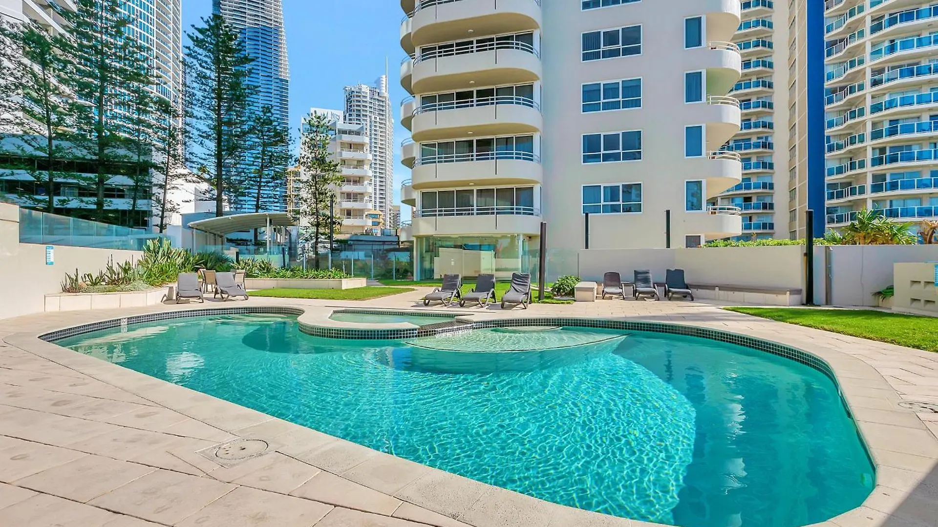 Step Back In Time In Retro Chic 3 Bedroom Penthouse At Zenith - Q * Gold Coast