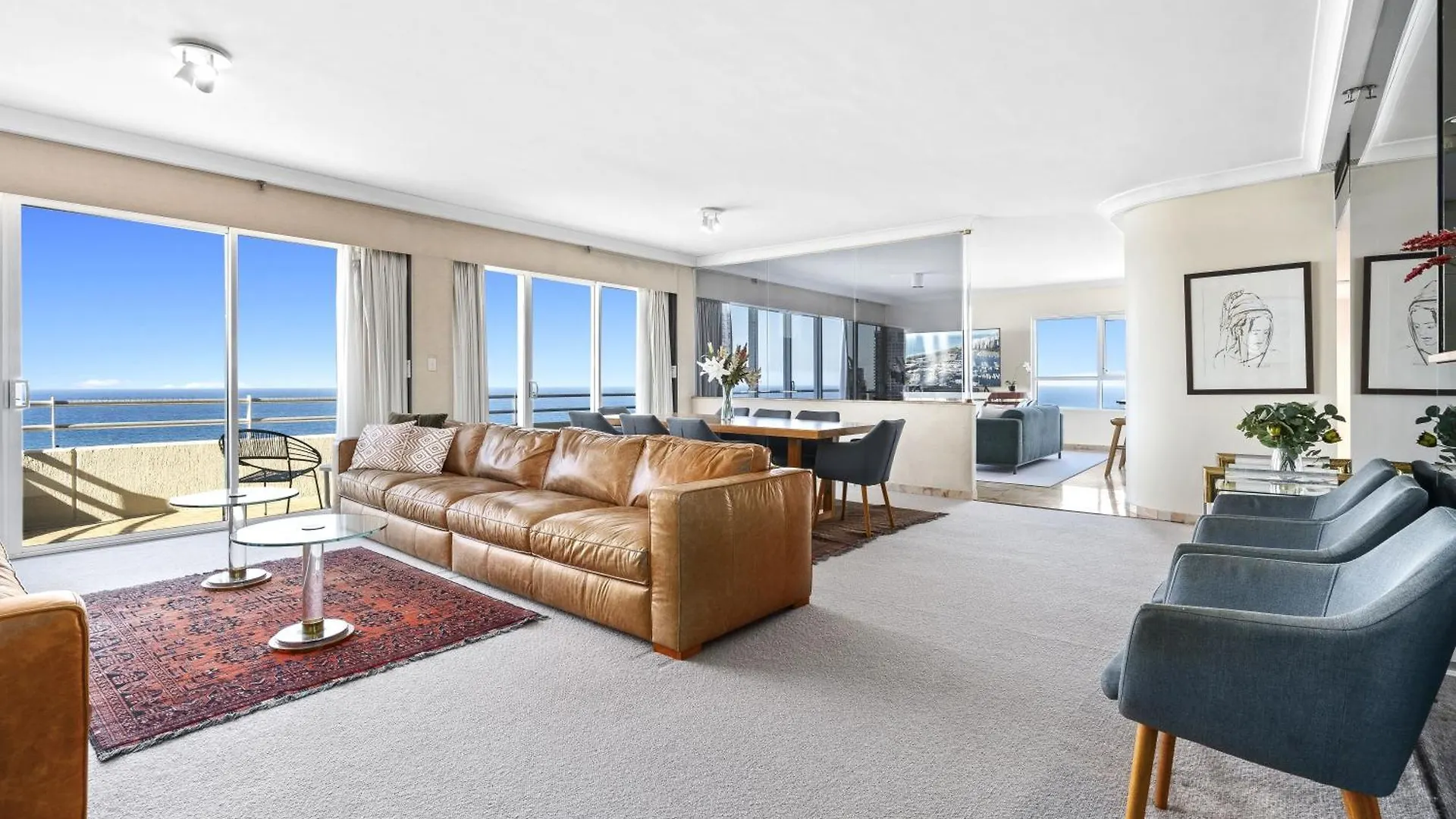 Step Back In Time In Retro Chic 3 Bedroom Penthouse At Zenith - Q Apartment