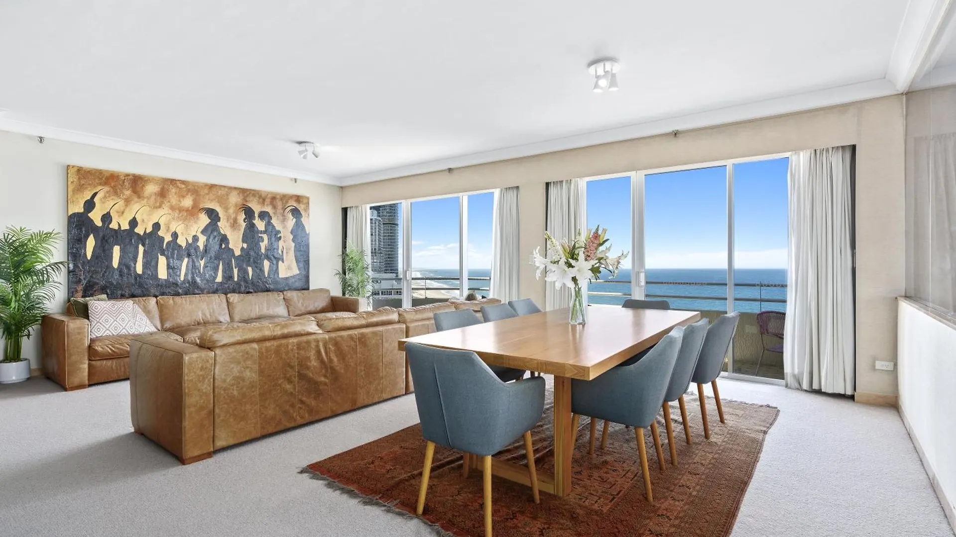 Apartment Step Back In Time In Retro Chic 3 Bedroom Penthouse At Zenith - Q Gold Coast