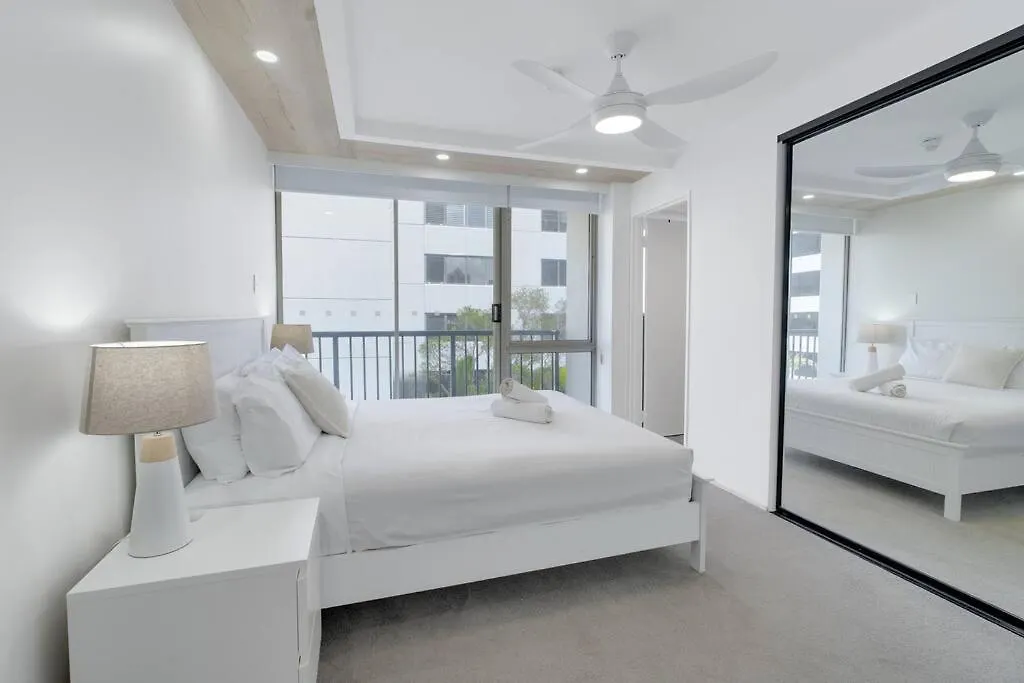 Apartment 2br Modern Surfers Paradise Gold Coast