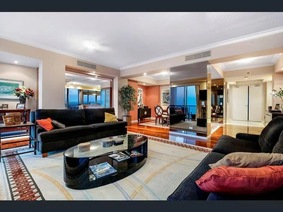 Apartment Welcome To A 275m2 Sub-penthouse With Great Ocean *