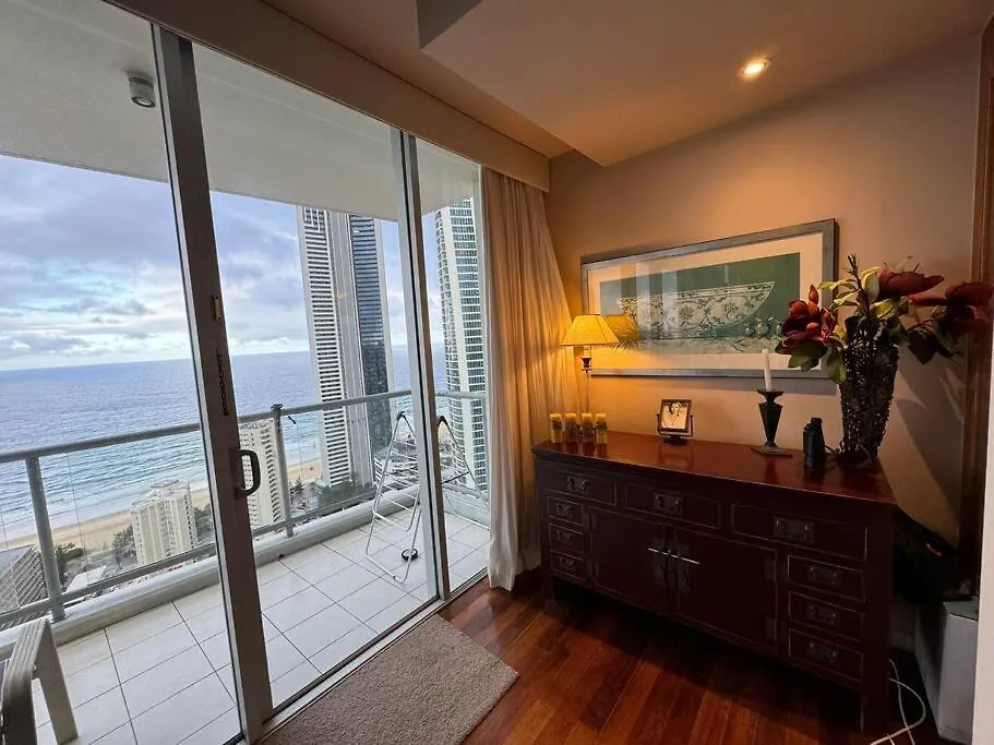 Welcome To A 275m2 Sub-penthouse With Great Ocean * Gold Coast