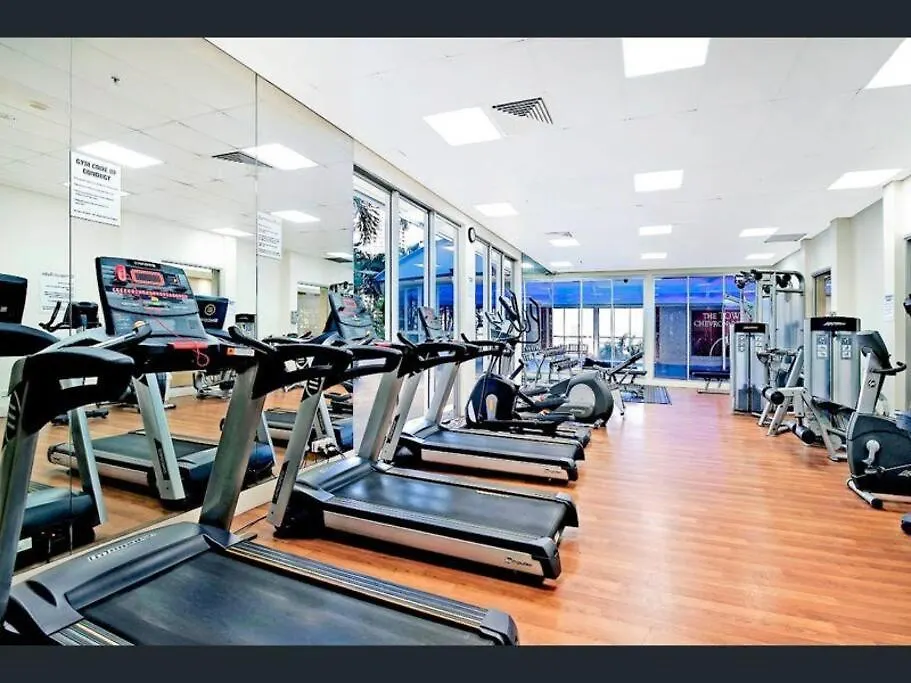 Welcome To A 275m2 Sub-penthouse With Great Ocean * Gold Coast