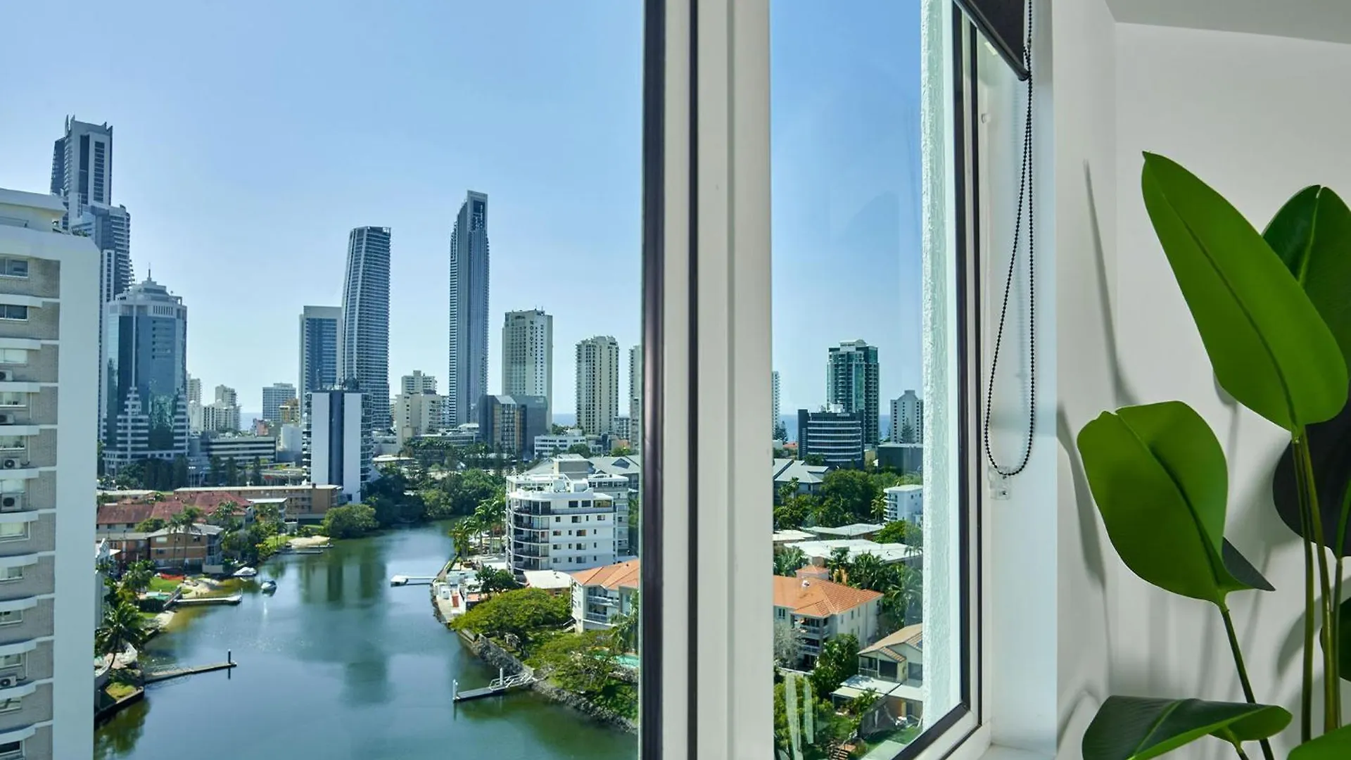 Amazing Views Surfers Paradise 2 Bedroom Unit Close To Everything