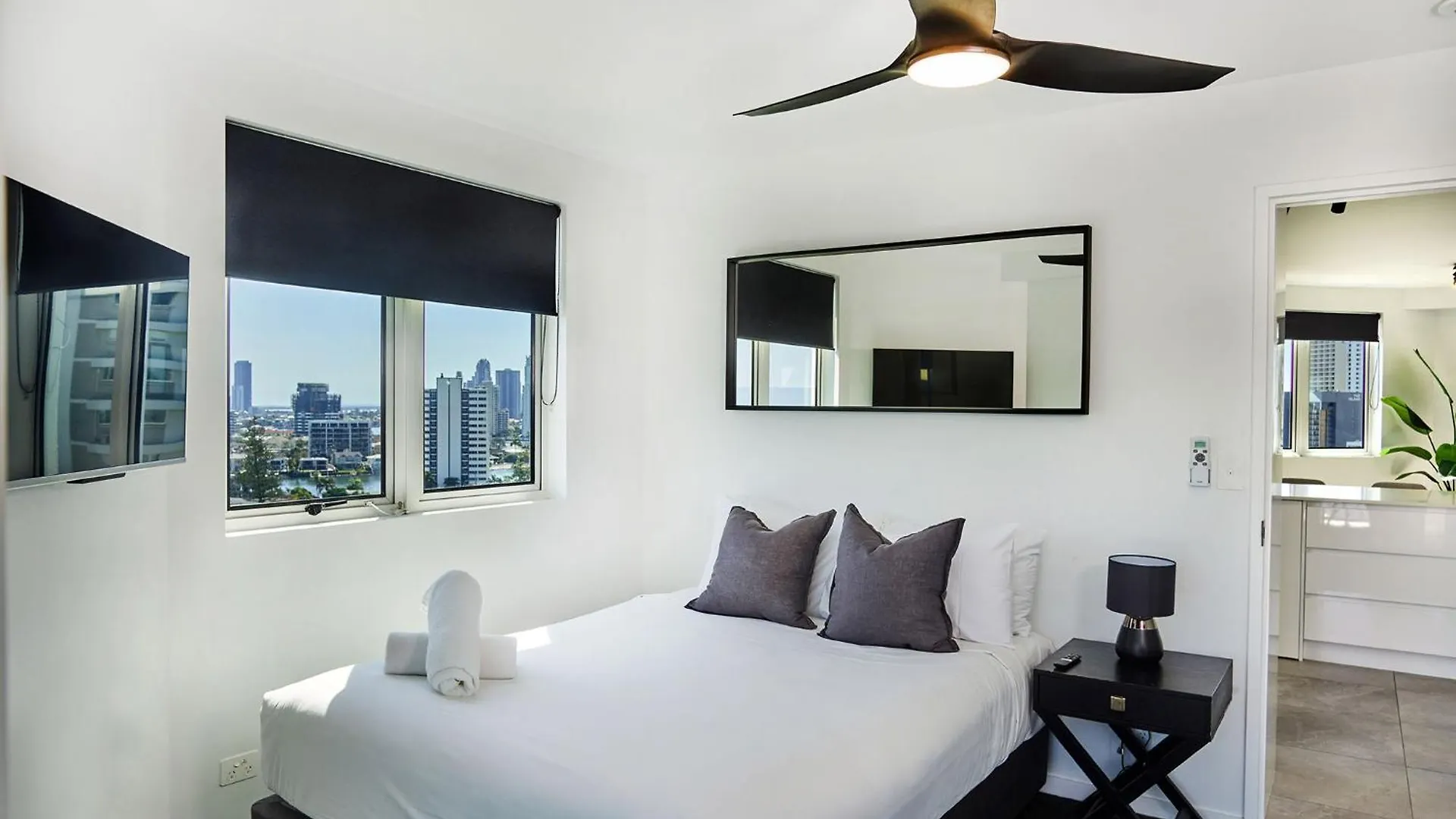 Amazing Views Surfers Paradise 2 Bedroom Unit Close To Everything Apartment Gold Coast