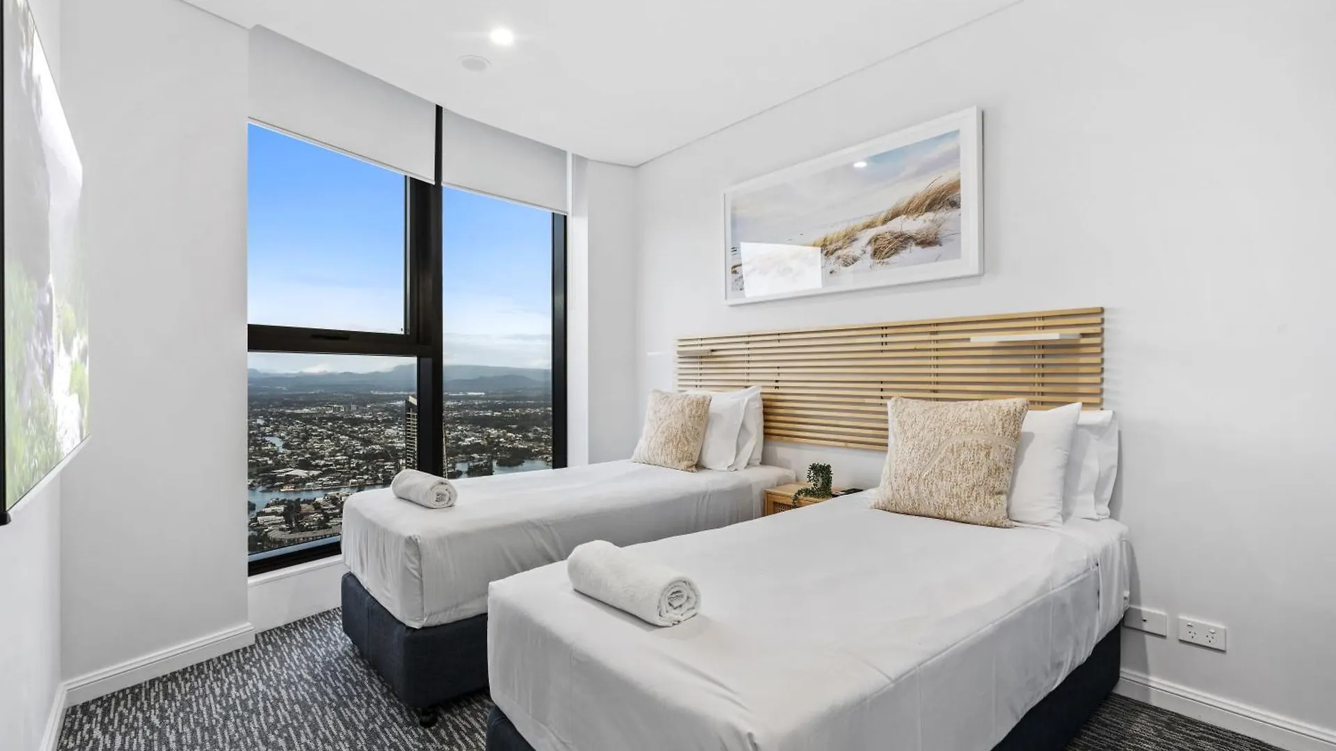 Ocean Views In Beachside 2-bedroom Unit - Q Apartment Gold Coast