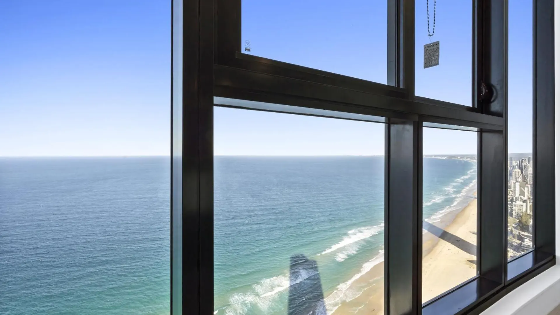 Apartment Ocean Views In Beachside 2-bedroom Unit - Q *