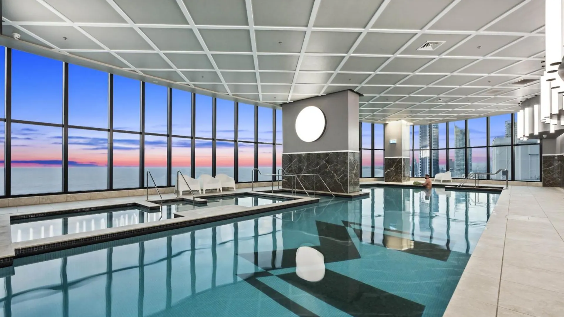 Apartment Luxury High Floor 3 Bedroom Unit With Ocean Views - Q *