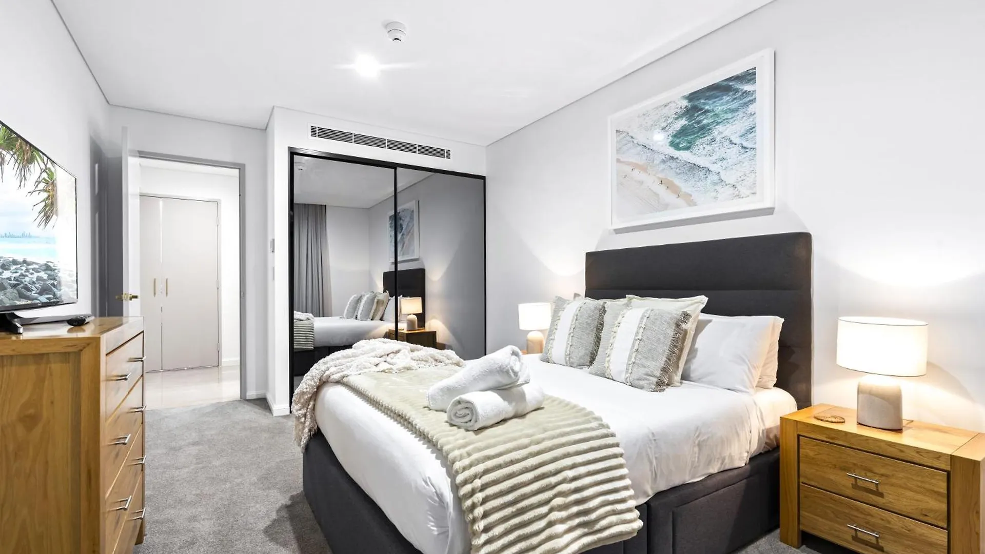 Luxury High Floor 3 Bedroom Unit With Ocean Views - Q Gold Coast