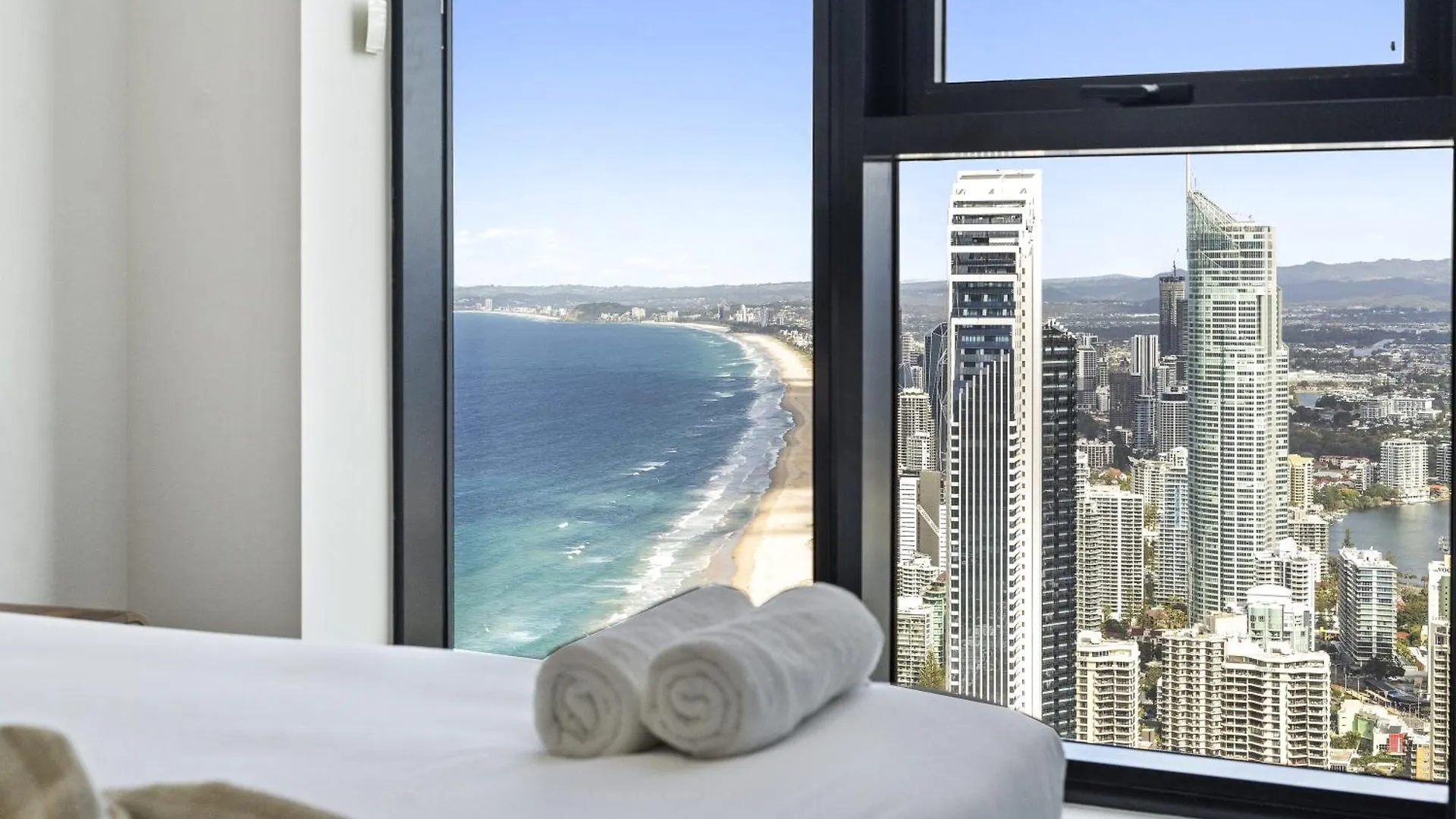 Luxury High Floor 3 Bedroom Unit With Ocean Views - Q * Gold Coast