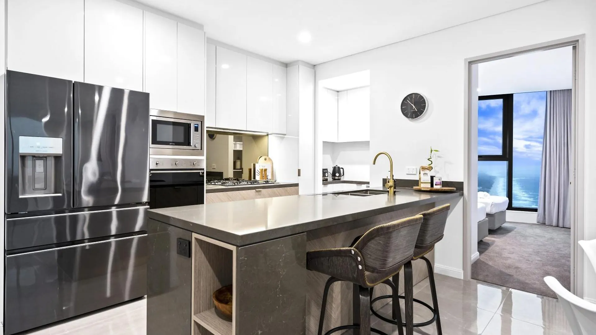 Luxury High Floor 3 Bedroom Unit With Ocean Views - Q * Gold Coast